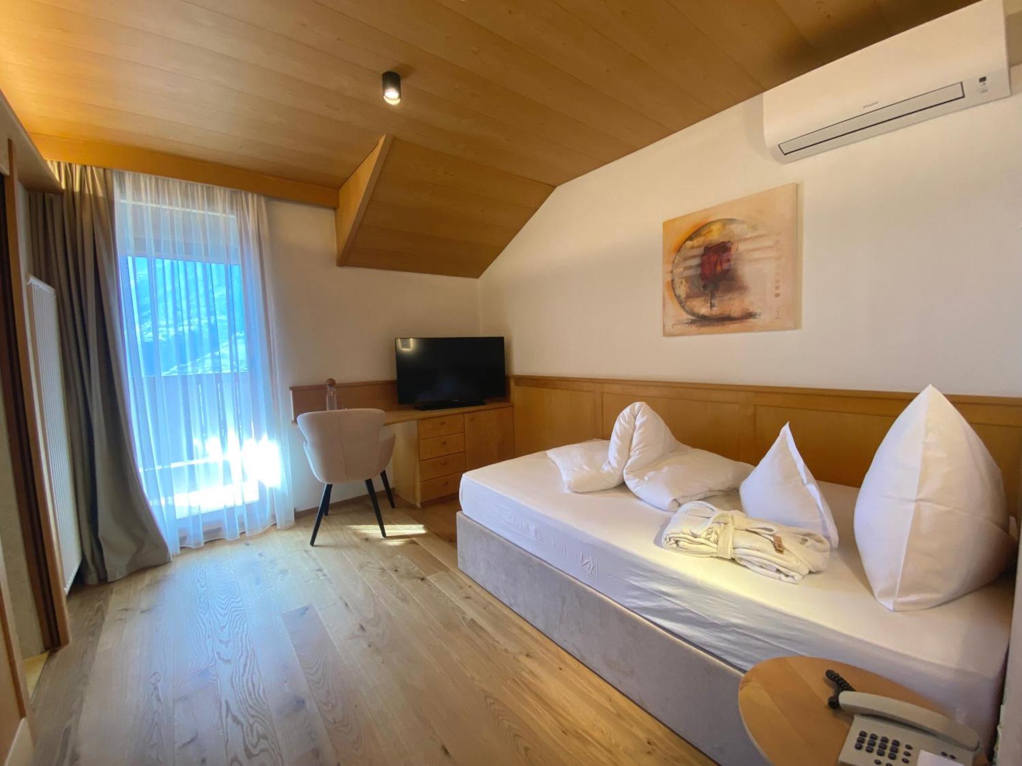 Hotel Schlosswirt Schenna Εξωτερικό φωτογραφία
