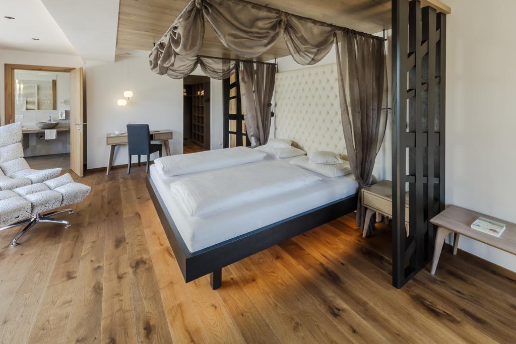 Hotel Schlosswirt Schenna Εξωτερικό φωτογραφία