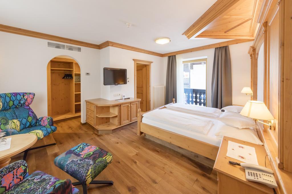 Hotel Schlosswirt Schenna Εξωτερικό φωτογραφία